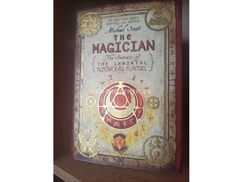 RETKO The Magician: Secrets of Immortal Nicholas Flamel - Michael Scott