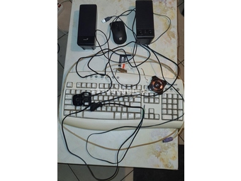 Komplet tastatura + mis + usb razvodnik + web kamera + zvucnici