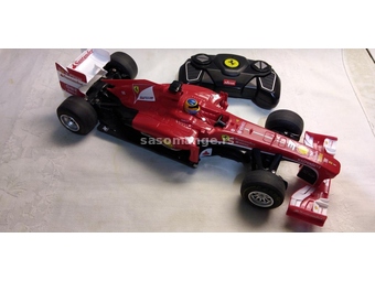 Na daljinski Rastar Ferrari F1 razmera 1:18, 2,4 GHz sa daljinskim i baterijama,ispravan