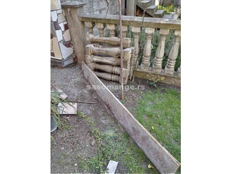Prodajem betonske stubove za ogradu, 80 kom. Cena po dogovoru.