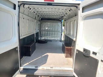 maxi van, professional and safe transportation