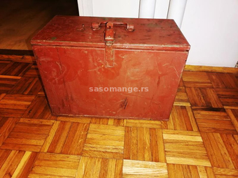 Stara JNA vojna metalna kutija za municiju