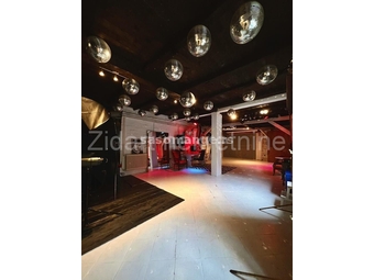 Zemun, Oračka, izdavanje 150m2.poslovni prostor, opremljen kao studio