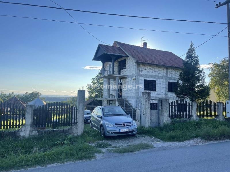 Prodaja ili izdavanje kuce u Baćevcu