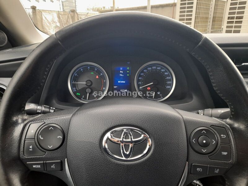 Toyota Corolla 1.6 MT6
