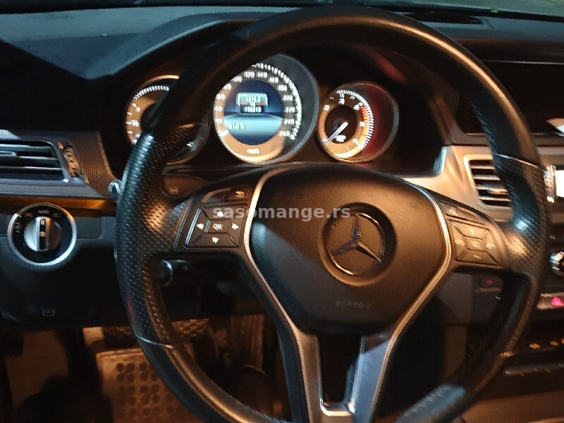 Mercedes-Benz E-CLASS 2015