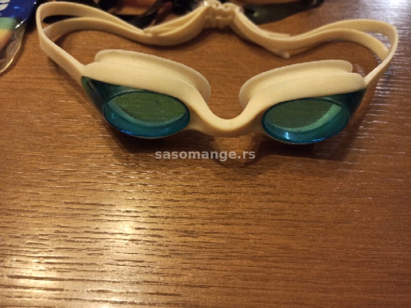 Naočare za plivanje i kapa