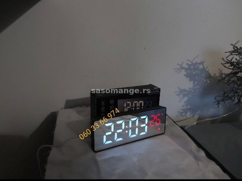 Digitalni sat + temperatura (crvena temperatura)