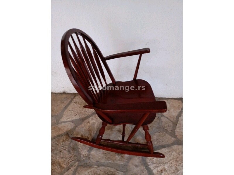 Stolica za ljuljanje na prodaju .