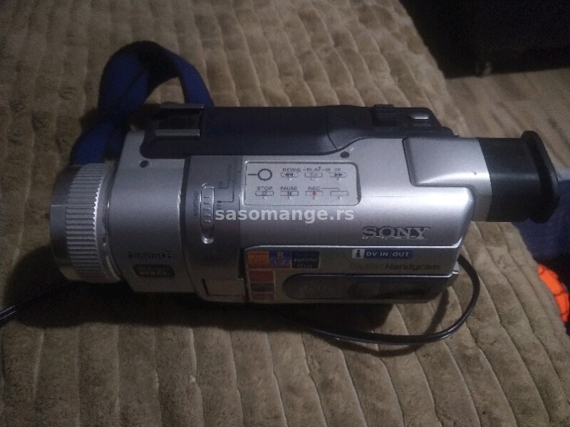 Sony Handycam DCR-TRV250 &amp; DCR-TRV740E Digital-8 Camcorder