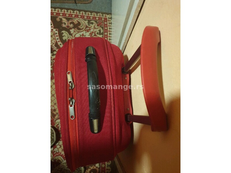 Kofer veliki/crveni kofer/korpa