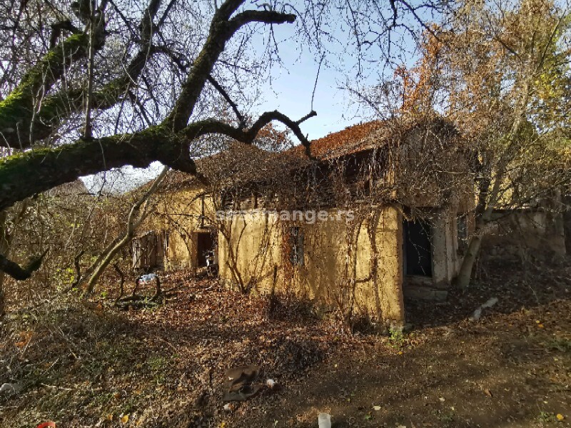 Prodajem Seosko domaćinstvo u Selu Crnoklište, Kuća 66m2, 7000 EUR