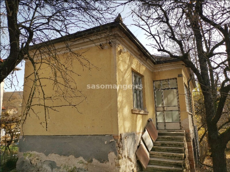 Prodajem Seosko domaćinstvo u Selu Crnoklište, Kuća 66m2, 7000 EUR