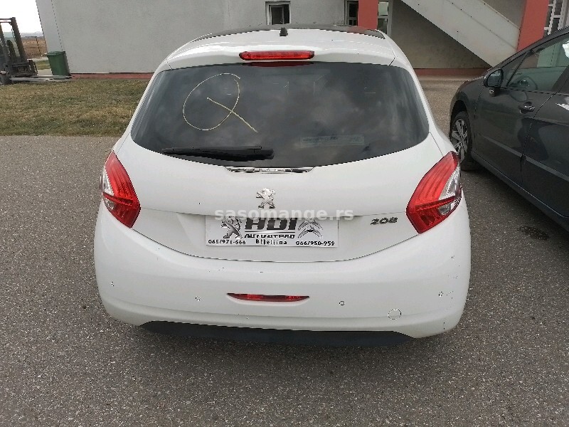 Peugeot 208 1.2 benzin 2014 god pezo delovi