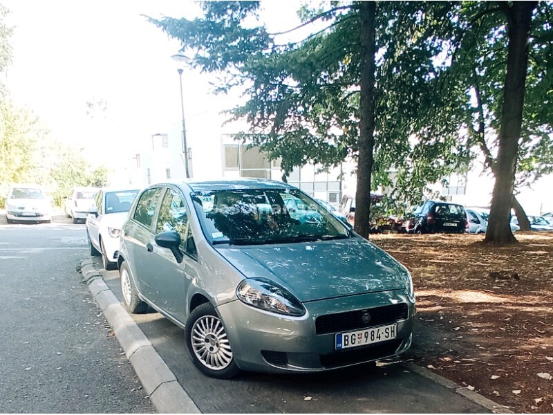 Fiat Grande Punto - 1.2 benzin - Rent a car Beograd