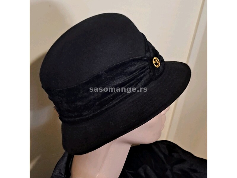 Ženski šešir