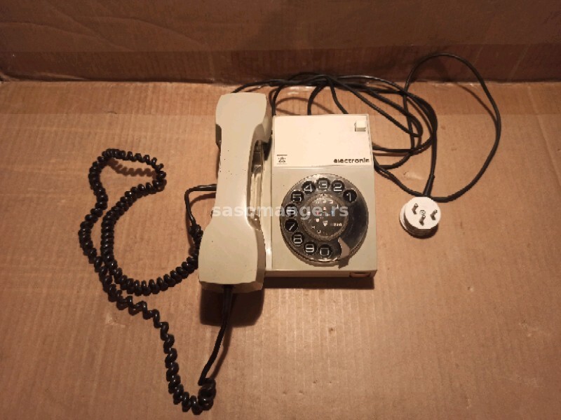 Stari telefon iz doba SFRJ