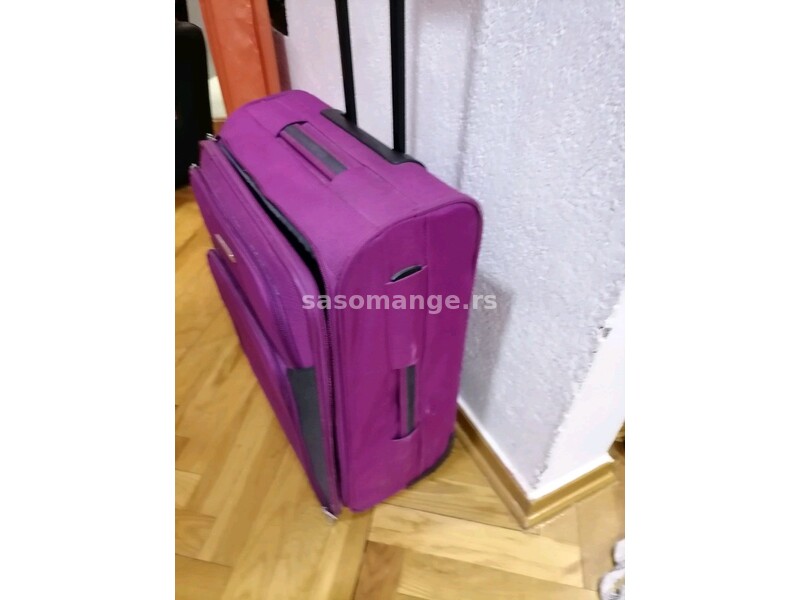 Kofer TRAVELITE u lila boji veci oko 60/40/25 ispravan