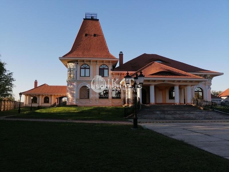 IDEALNI PROSTOR ZA HOTEL, Subotica, Palić, 1200m2