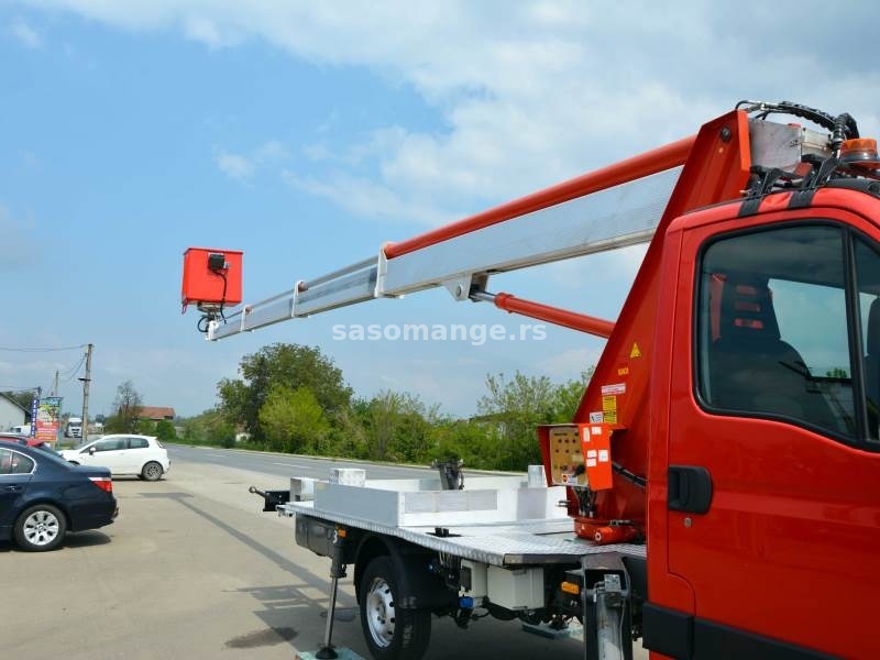Kamion platforma - korpa za električare IVECO DAILY 35S11 2012. godište