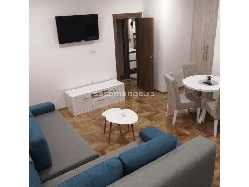 Zlatibor potpuno namešten apartman Galax 13 na booking platformi sa ocenama 10, prodajem