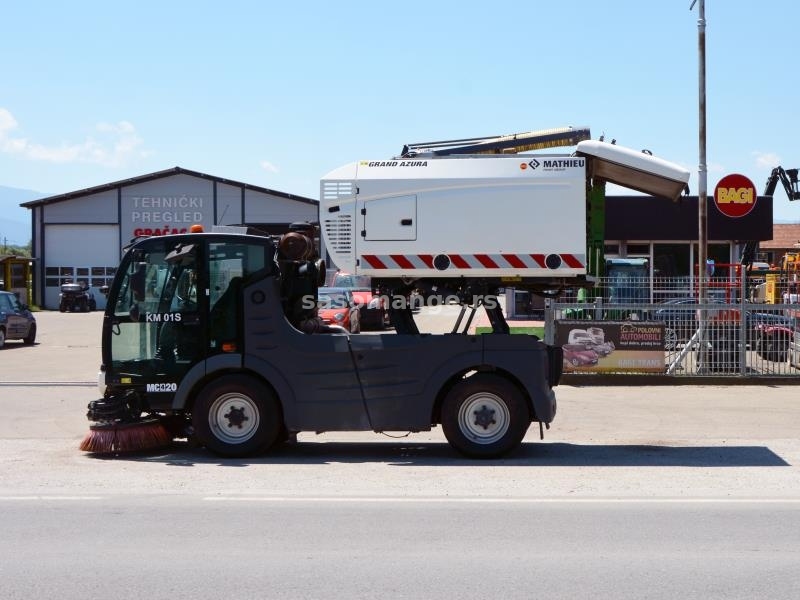 Mašina za čišćenje puteva MATHIEU GRAND AZURA MC420 2014. godište