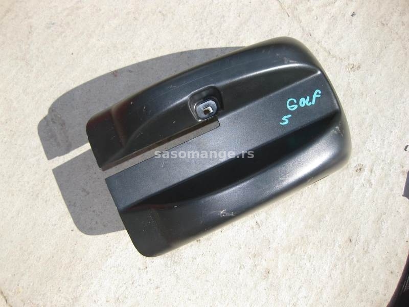 Golf 5 razne plastike enterijera u kabini polovne ispravne originalne