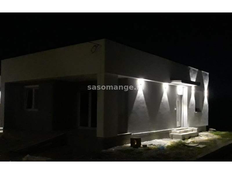 Agencija za nekretnine Maksimović prodaje odmah useljivu kuću u naselju Lazarica