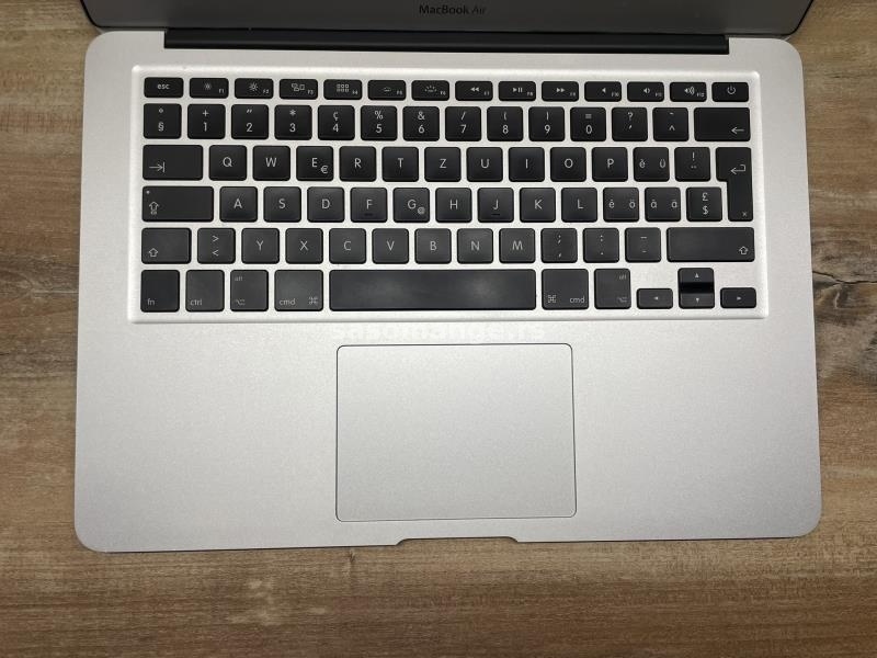 MacBook Air "Core i5" 1.7 13" (Mid-2011)
