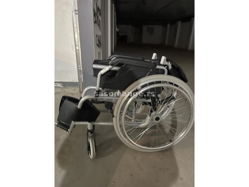 Sklopiva invalidska kolica od duraluminijuma