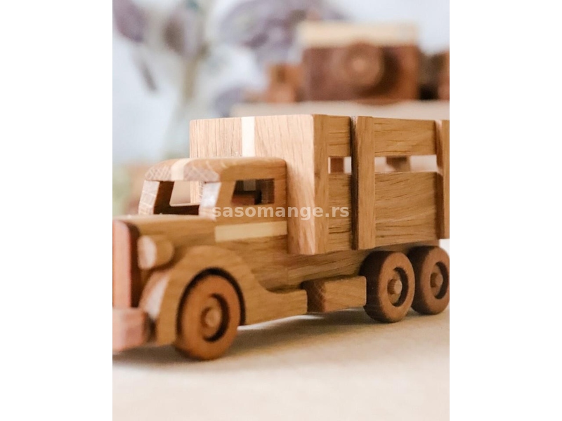 Kamion drvena igracka