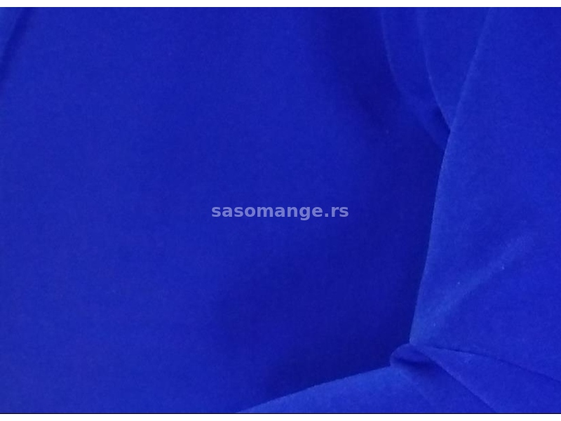 Bluza nova u boji kraljevsko plava (model odgovara i punijim osobama)