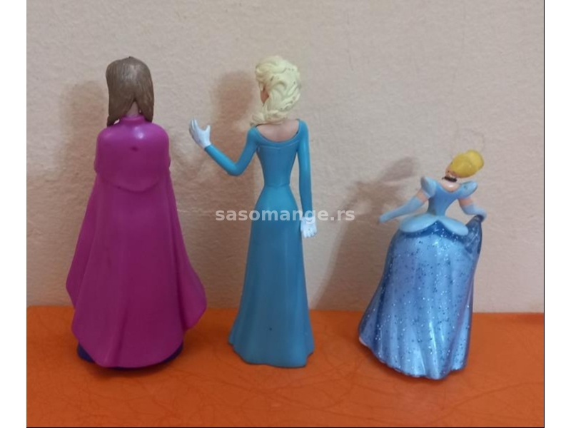 Ana Frozen, Elza i Snežana na štrandu