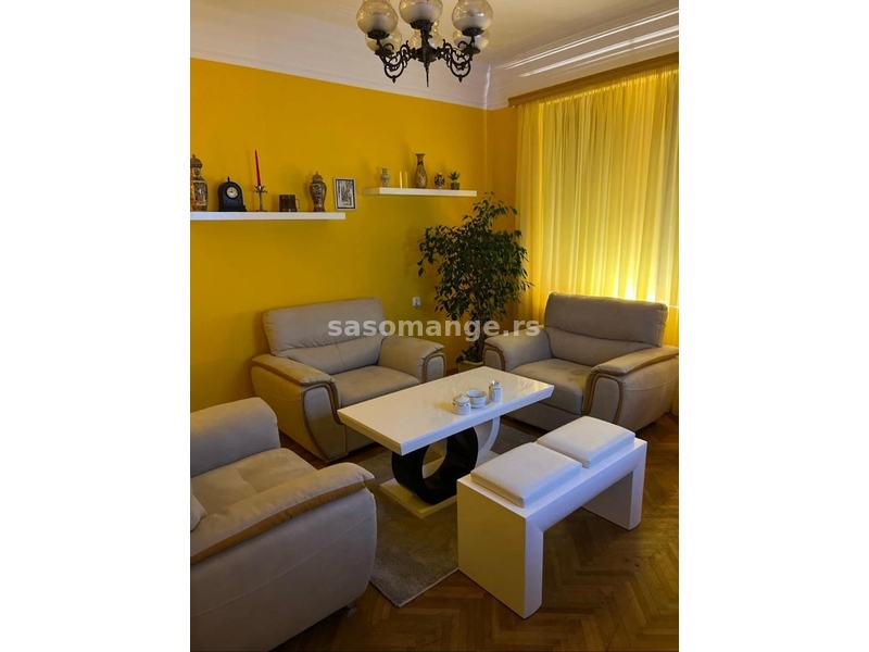 Unikatni četvorosoban namešten stan 125.0 duplex, Dedinje