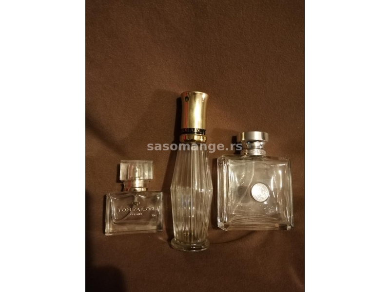 Prazne bočice od raznih parfema