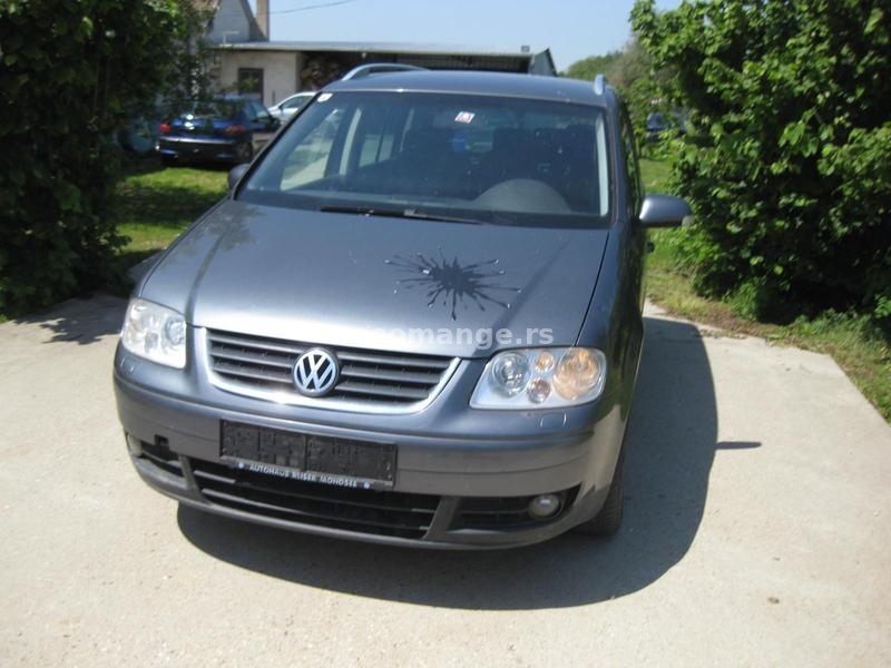 Touran 1.9 tdi 74 kw kompletan auto u delovima............