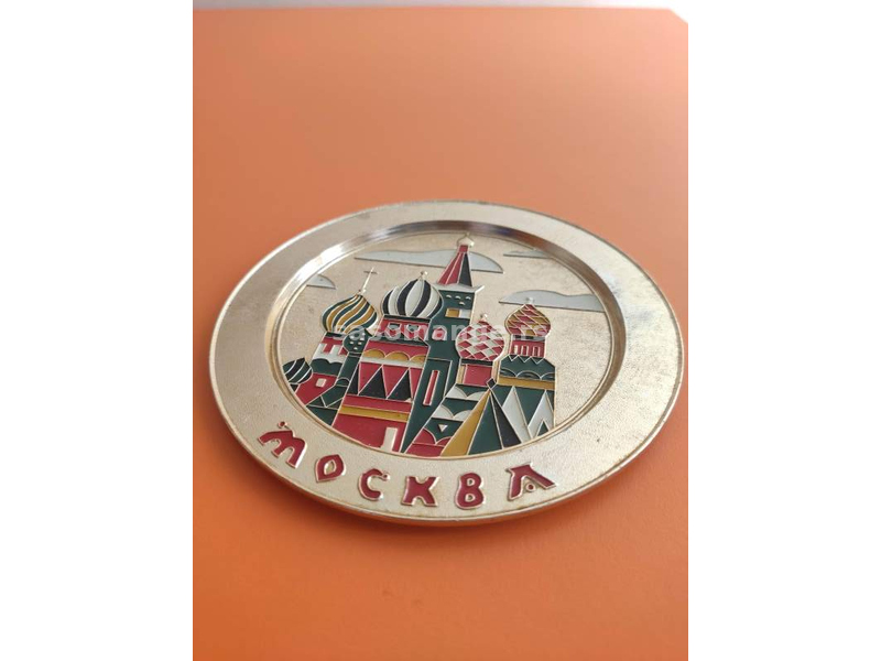 Ukrasni tanjir Rusija Moskva Kremlj metalna Crkva Svetog Vasilija Blaženog