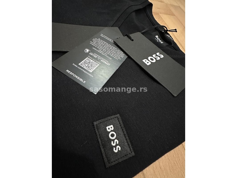Hugo Boss crna muska majica na V izraz M14