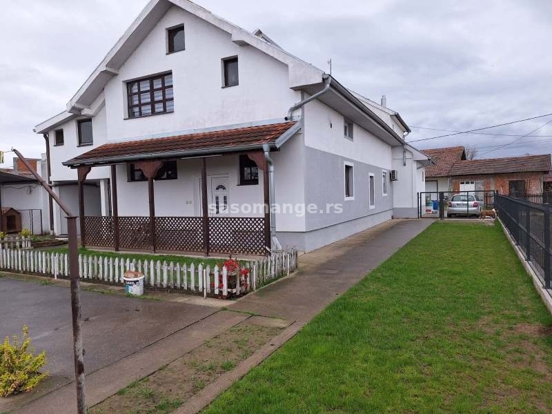 Agencija za nekretnine Maksimović prodaje kuću u Lazarici