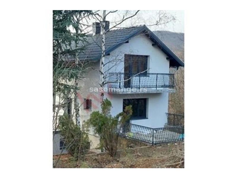 Izuzetna, renovirana i lepa kuća na vrhu Kosmaja, 186m2 / 21ar