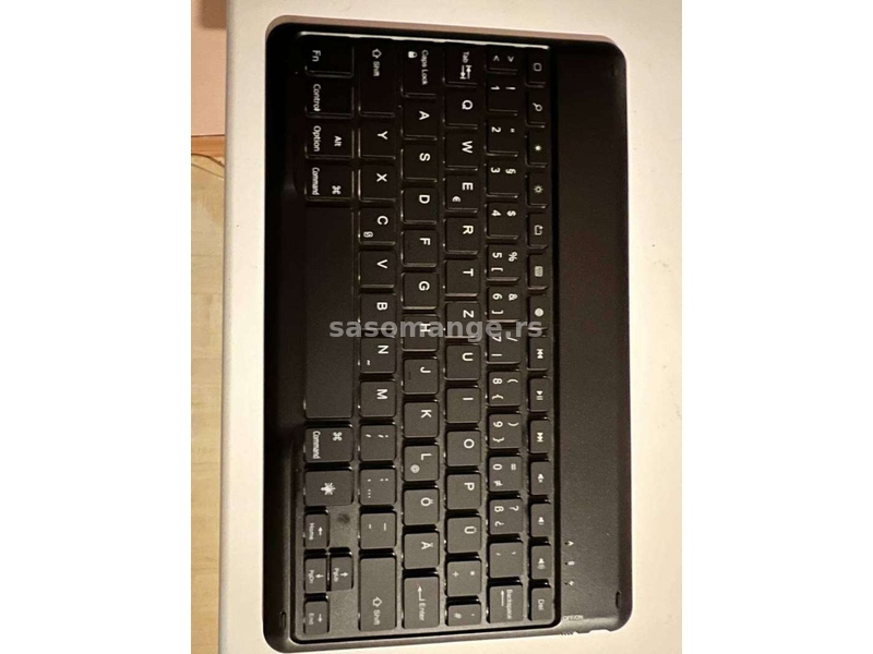 iPad 12 2021 Space Grey 128GB + Punjac i Bluetooth tastatura