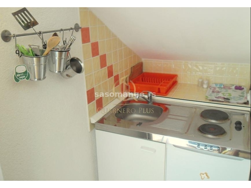 OPRIĆ - SEDAM KATEGORIZOVANIH APARTMANA + STAMBENI PROSTOR