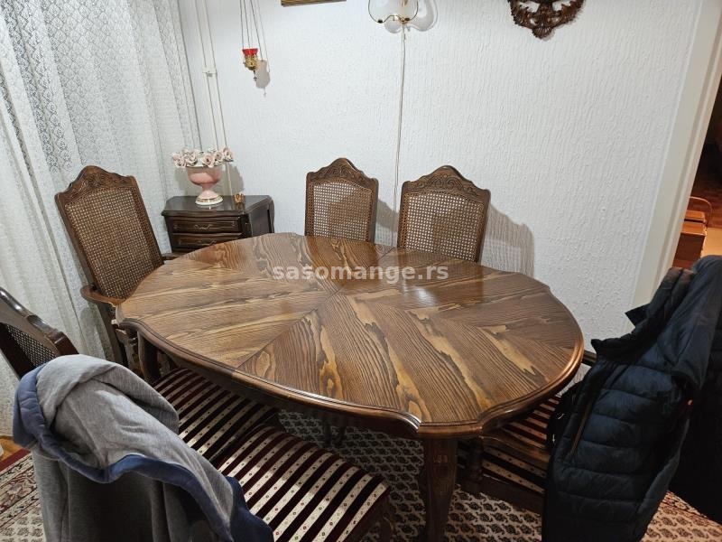 DRVENI trpezarijski sto i 6 stolica