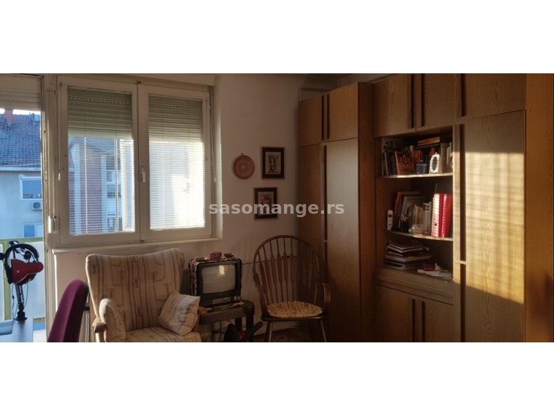 Trosoban stan na prodaju, Strelište-Jagodina, 44800 eura, 63m