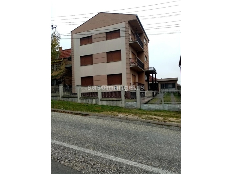 Kuća i plac u Kragujevcu