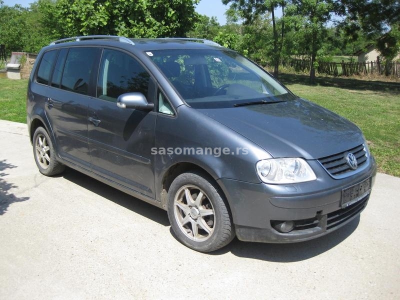 Touran 1.9 tdi 74 kw kompletan auto u delovima............