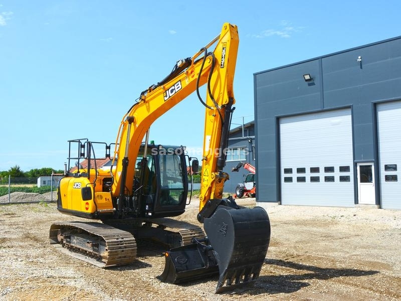 JCB JS131 LC