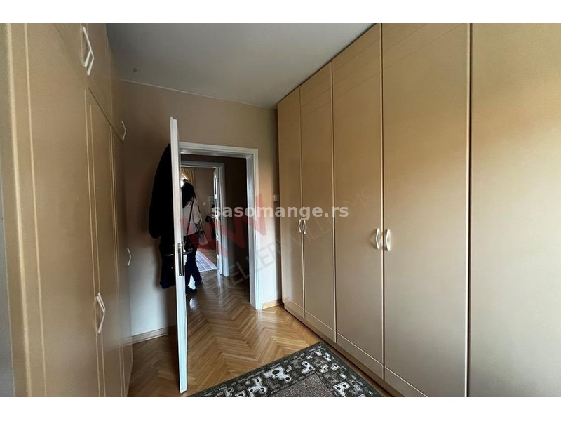 Kuća, Bulevar JNA, izuzetno održavana, sa letnjikovcem, 450m2, na 8,8 ari placa