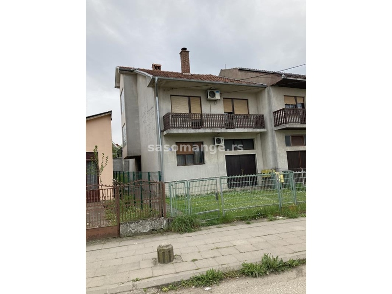 Prodaje se kuca od 180m2 u Kragujevcu na 5min od centra grada u Tankosicevoj ulici