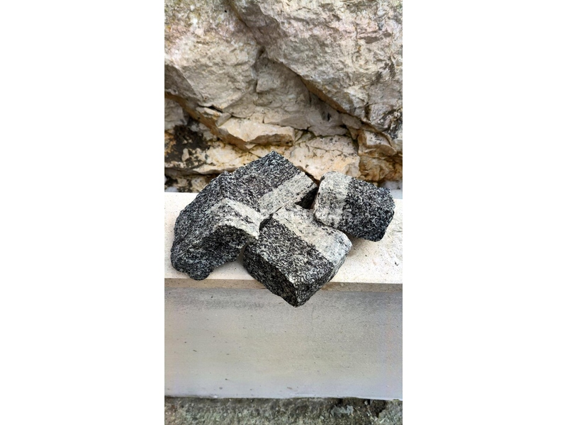 Granitna kocka prodaja i ugradnja Ugradnja granitne kocke 0641111919